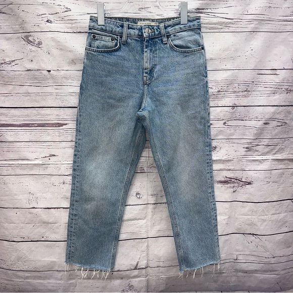 Top Shop Light Wash Frayed Hem Jeans Size 26 - Picture 1 of 3